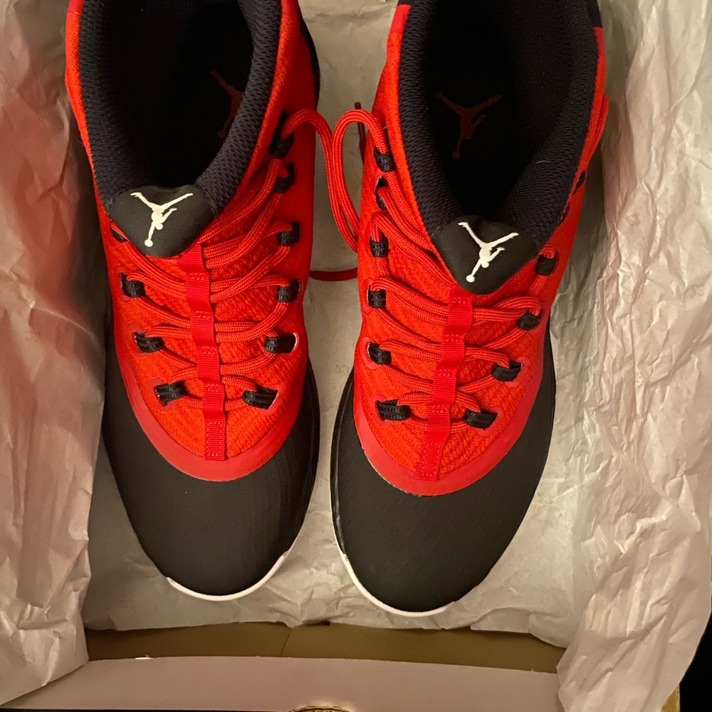 Jordan’s size 11 never worn excellent condition